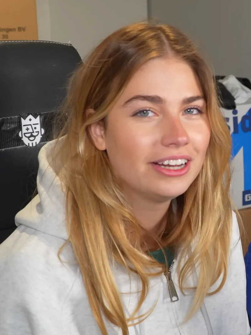 Roxy Dekker